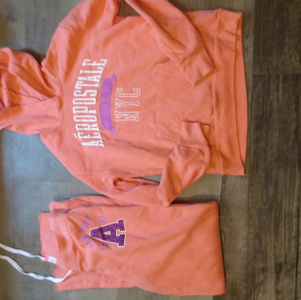 Aeropostale sweat suit